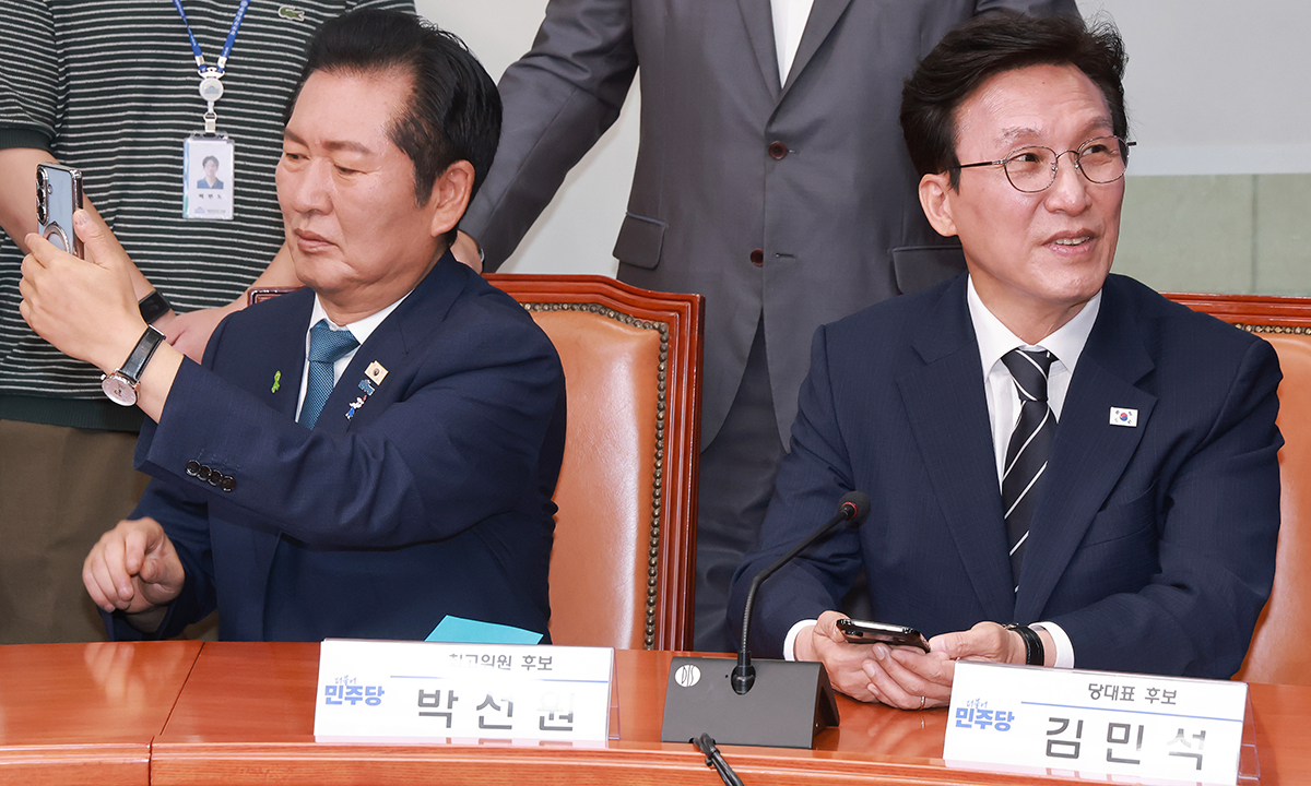 정청래 측 "후보 탑승차량 가격당해 파손"·김민석 "유감…진상 파악해야"