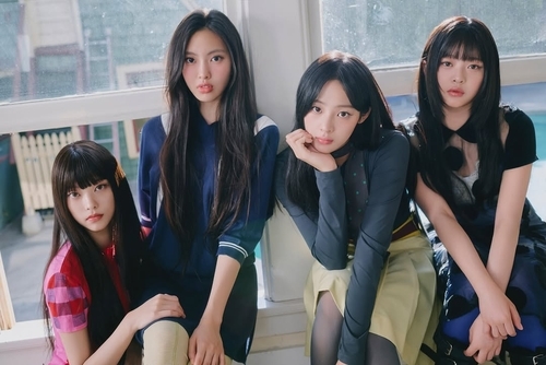 뉴진스, 데뷔 4주년 영상 깜짝 공개…민지도 합류