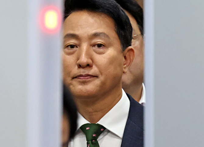 오세훈 ‘여론조사 대납’ 1심 시장직 상실형에… 吳 측 “증거 없이 가능성만으로 판결”