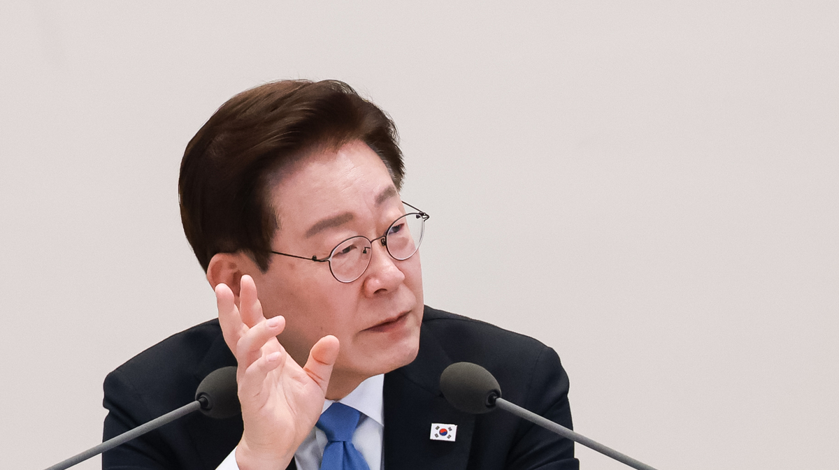 이 대통령 “이미 집 있는 사람 왜 전세대출 해주나”