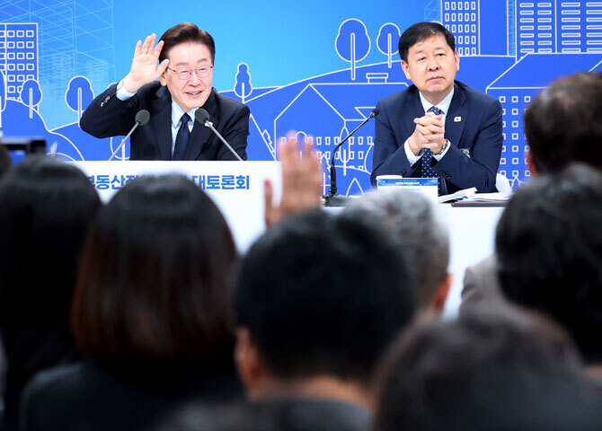“민간임대” vs “부지 확보”<br>공급 해법 두고 맞붙은 李·채상욱