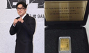 소지섭, '김부장' 팀에 순금 쐈다…&${esc.h}34;어려울 때 팔아 쓰시길&${esc.h}34;