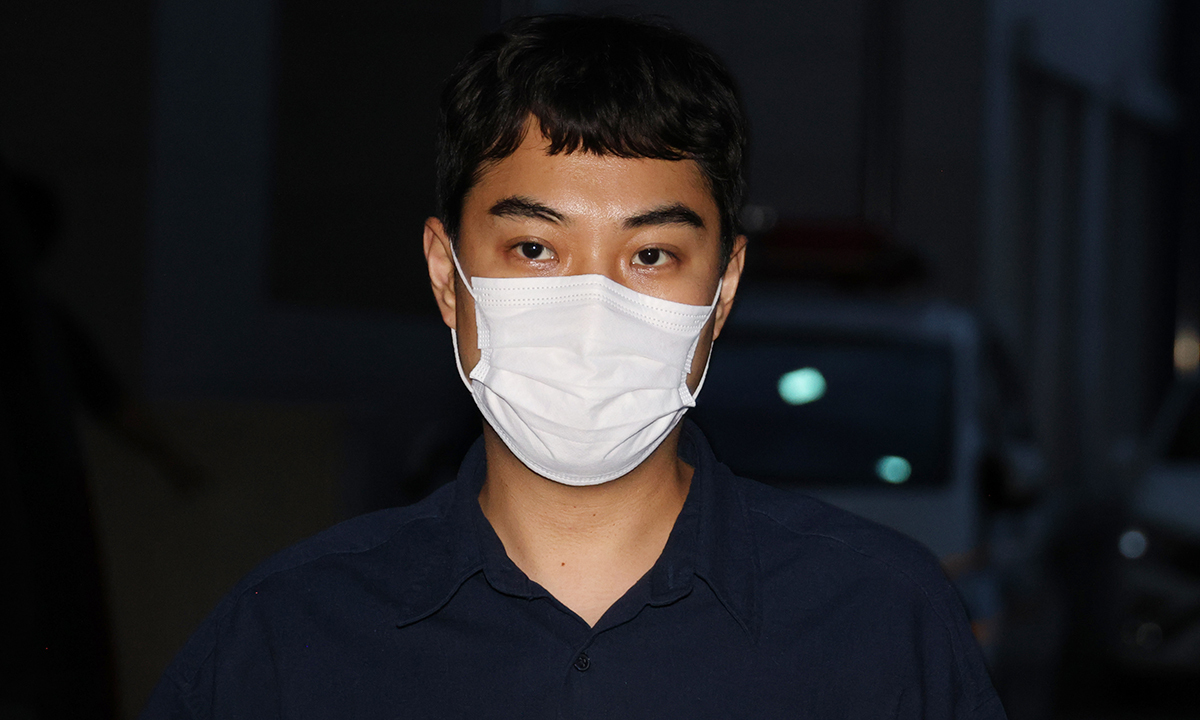 ‘성매매 혐의’ 최영중 전 청주시의원, 밤샘 조사 후 귀가