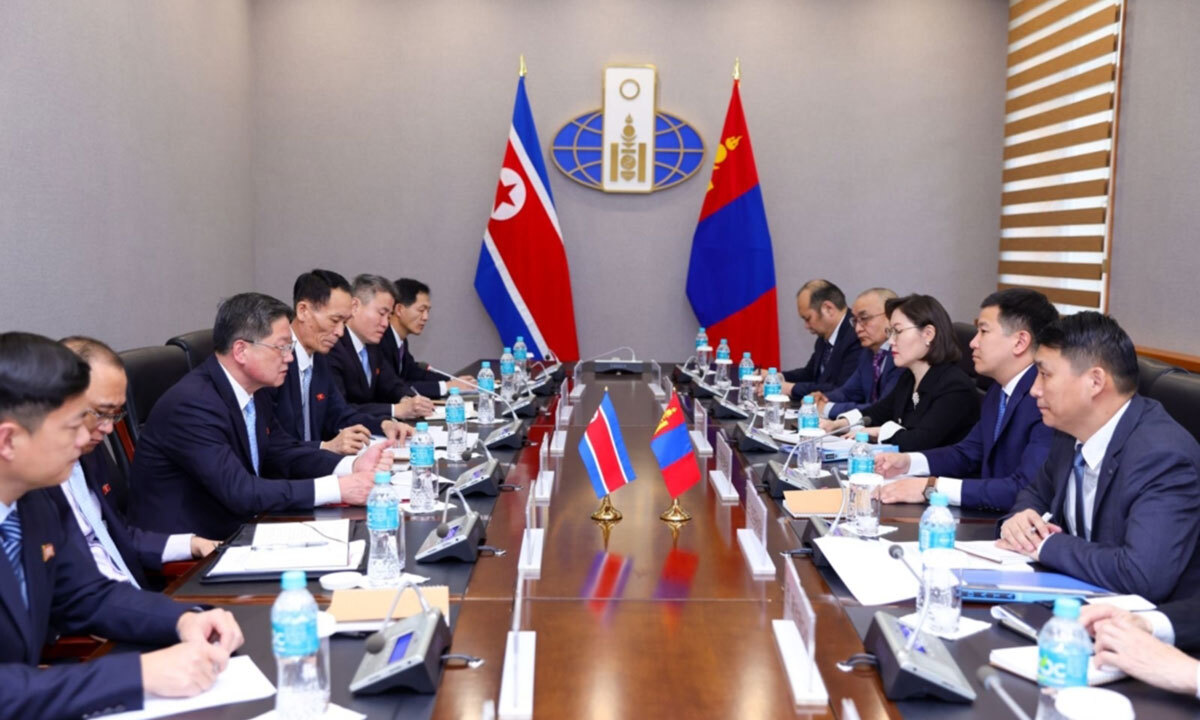 2024년 3월 박명호 당시 외무성 부상이 이끈 북한 대표단이 몽골을 방문해 몽골 정부 관계자들과 회담을 하고 있다. 몽골 외교부 제공
