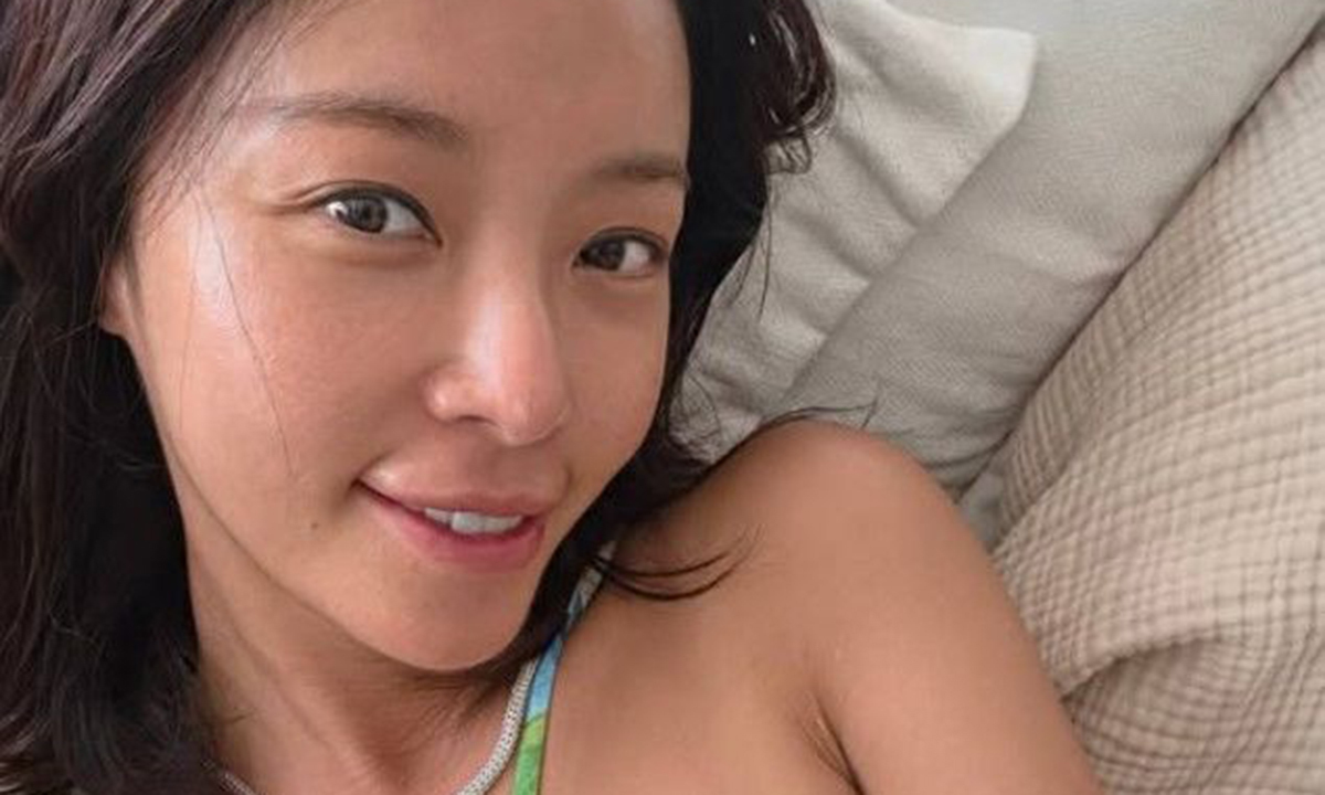 '횡령 집유' 황정음, SNS 활동 재개…"정말 오랜만에 인사"