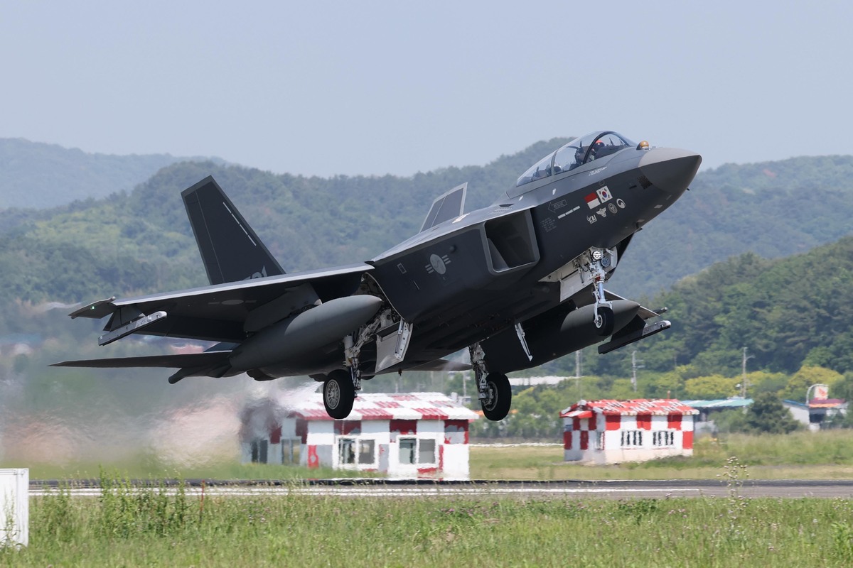 KF-21 시제기가 활주로에서 이륙을 하고 있다. 세계일보 자료사진
