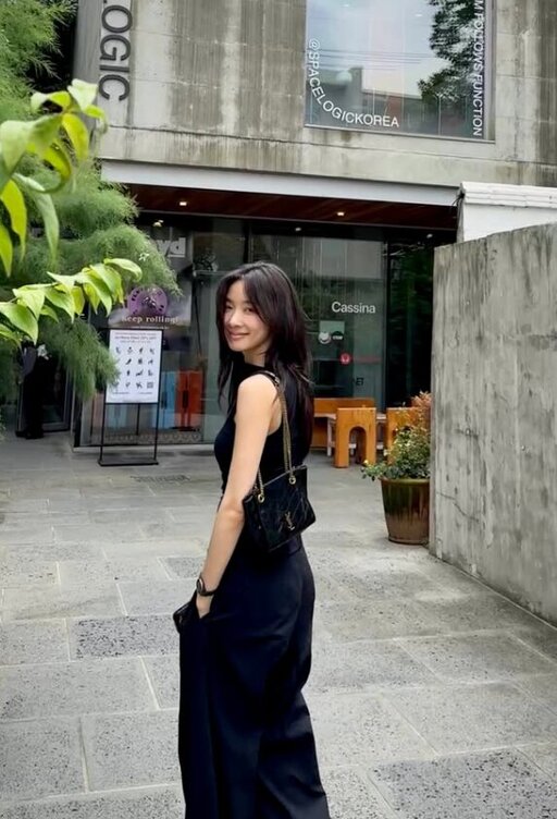 배우 이청아가 현미 토르티야에 찰옥수수와 감자 슬라이스, 토마토 미트 소스, 모차렐라 치즈를 곁들인 한 끼 식단을 공개했다. (사진=배우 이청아 인스타그램 @leechungah)