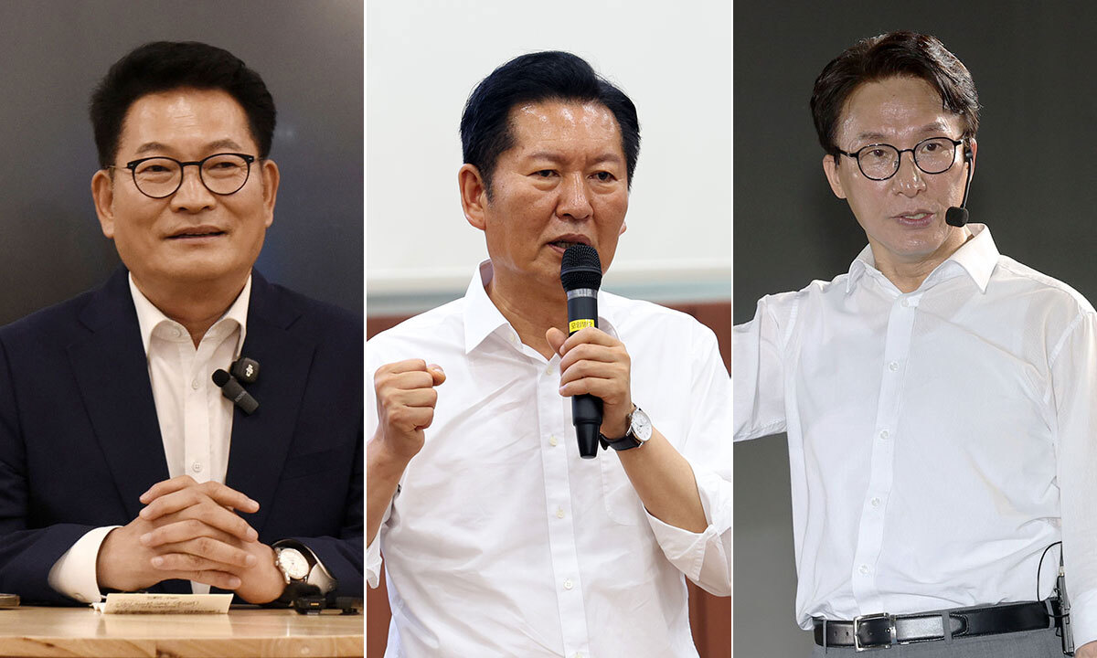 광양으로… 원주로… 광주로… 더불어민주당 전당대회 지역 순회경선 2주차에 돌입한 3일 송영길(왼쪽부터), 정청래, 김민석 당대표 후보가 유세활동을 이어가고 있다. 전남 광양을 찾은 송 후보는 광양시의회에서 시민 공감 토크콘서트를 진행했으며, 정 후보는 강원 원주시의회에서 열린 당원 간담회에 참석했다. 김 후보는 전남 광주 김대중컨벤션센터에서 열린 당원 필승 결의대회에 참석해 연설했다. 광양·원주·광주=뉴스1·연합뉴스