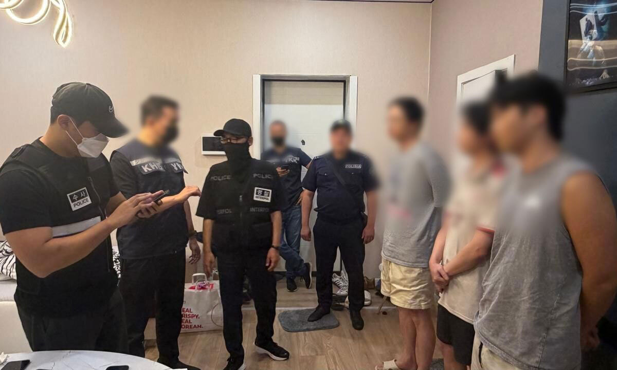 카자흐스탄 거점 삼은 한국인 스캠조직 검거 당시 모습. 경찰청 제공