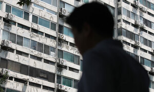 변압기 녹고 계량기 불나고… 폭염에 전국 곳곳 아파트 정전
