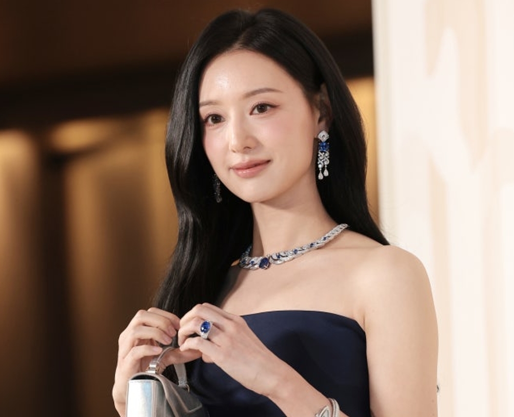 배우&nbsp;김지원이 5월12일 서울 광진구 비스타 워커힐 서울에서 열린 한 주얼리 포토 행사에 참석해 포즈를 취하고 있다. 뉴스1