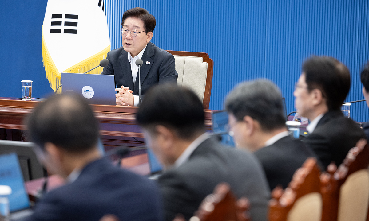 이재명 대통령이 13일 청와대에서 열린 수석보좌관회의에서 발언하고 있다. 청와대통신사진기자단