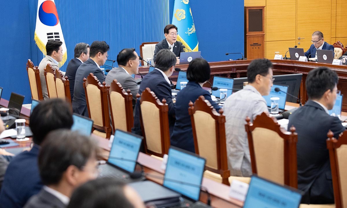 이재명 대통령이 13일 청와대에서 열린 수석보좌관회의에서 발언하고 있다. 청와대통신사진기자단