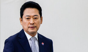 與 “장동혁이 ‘보수 노무현’? 황당…국회 복귀부터 해야”