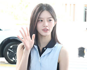 아일릿 민주 '반가운 손인사'