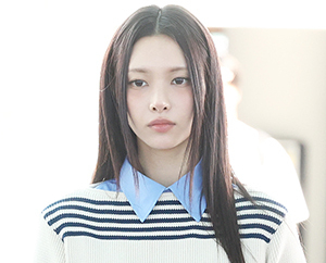아일릿 윤아 '시크란 매력'