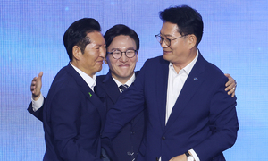 ‘명청대전’ 앙금 남긴 최고위원 경선… 새 지도부 ‘계파 간 공존’ 해법 숙제 [민주당 새 대표 김민석]
