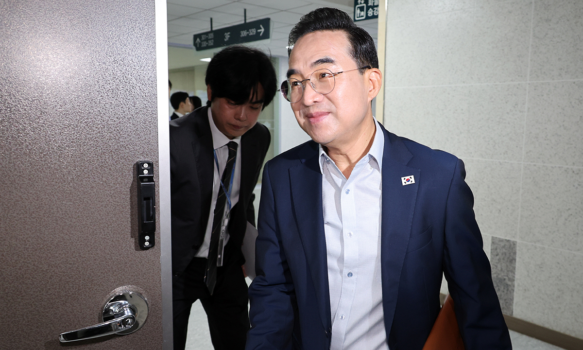 박홍근 기획예산처 장관이 21일 여의도 국회 의원회관에서 열린 반도체 호황 등 추가 세수를 바탕으로 한 미래대응기금 조성 관련 당정협의에 참석하고 있다. 뉴시스