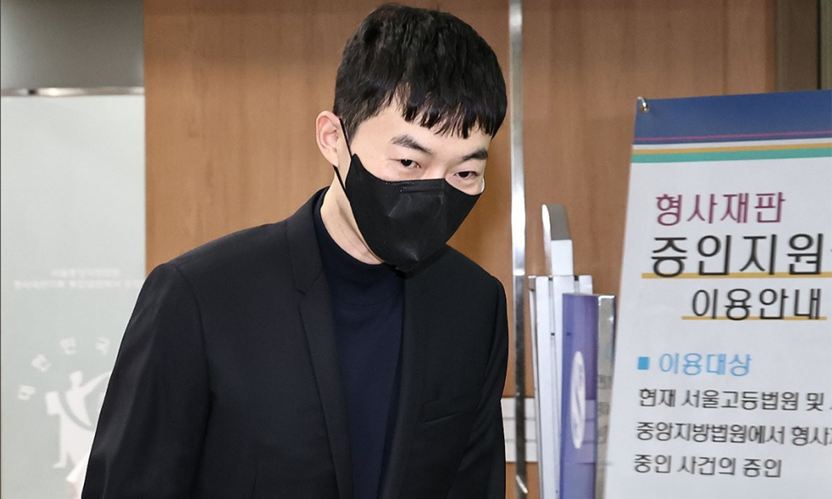 ‘현직교사와 문항거래’ 일타강사 현우진, 1심 무죄… “사적 거래 해당”