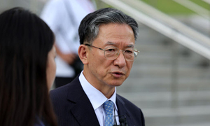 떠나는 정성호 “李 공소취소, 檢이 판단할 문제”