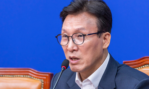 與 “김민석, 조희대 부친상 조문 검토 중”