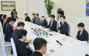 李대통령 "앞으로 할 사회 대개혁에 시민사회 몫 매우 크다"