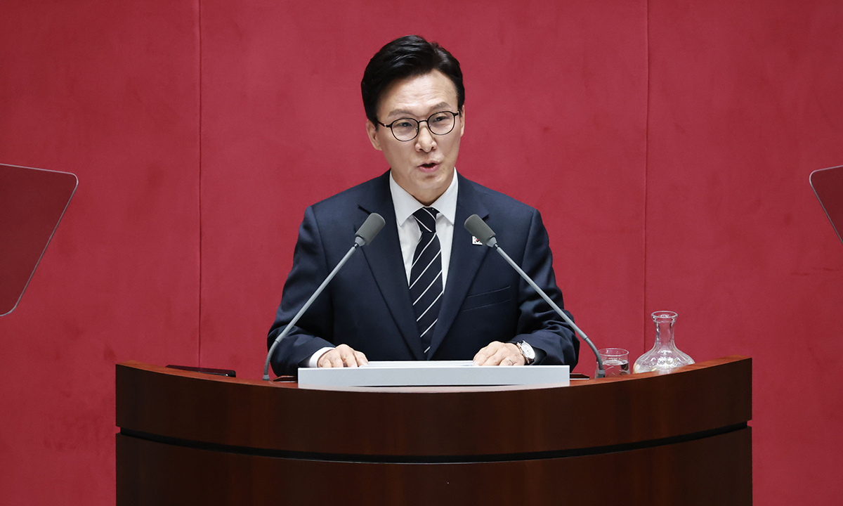 더불어민주당 김민석 대표가 7일 국회에서 열린 정기국회 제3차 본회의에서 교섭단체 대표 연설을 하고 있다. 연합뉴스