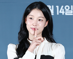 백예인 '매력적인 눈빛'