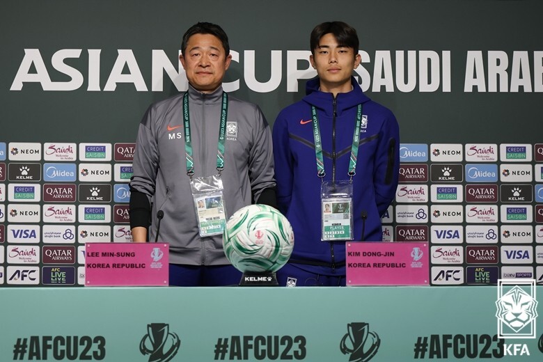 감독 이민성이 지난 1월 U-23 아시안컵 기자회견에 참석했다. 29년 전 그라운드의 주인공은 이제 벤치에서 팀을 이끈다. 대한축구협회