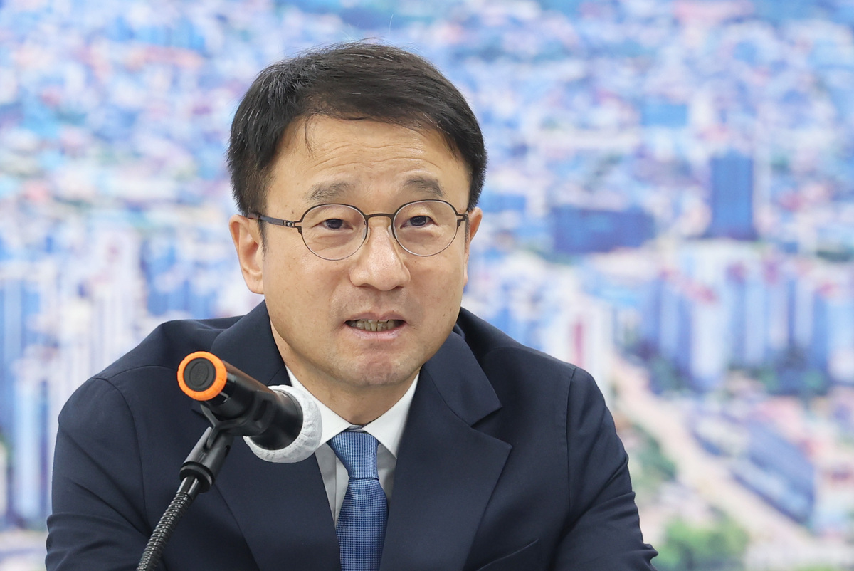 더불어민주당 한병도 원내대표가 14일 강원 춘천시 더불어민주당 강원도당에서 열린 강원 최고위원회의에서 발언하고 있다. 연합