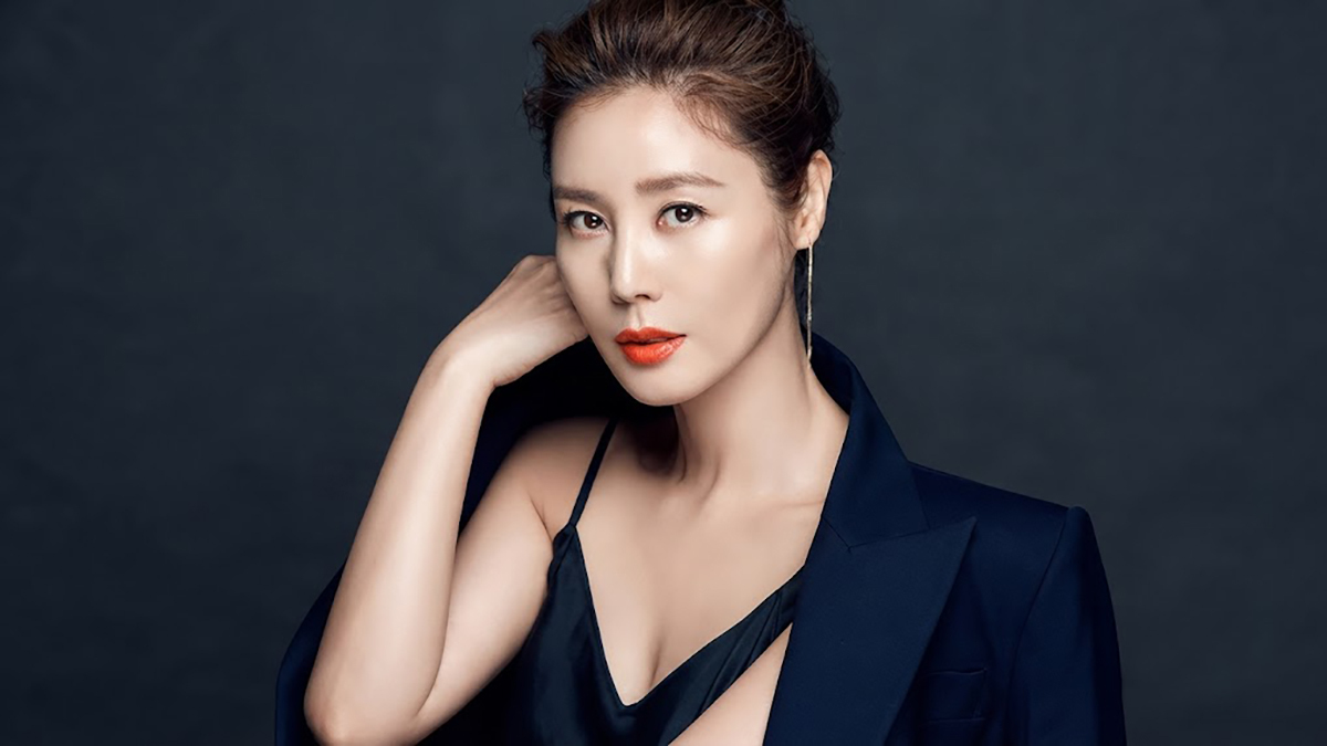 대중의 온갖 소문과 억측을 뒤로하고 자신만의 탄탄한 내공으로 배우의 정상을 다져가는 중이다. 와이원엔터테인먼트 제공