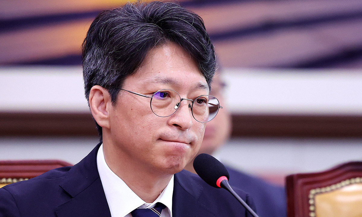 홍지선 국토교통부 장관 후보자가 16일 서울 여의도 국회에서 열린 인사청문회에서 의원들의 질의를 듣고 있다. 뉴스1