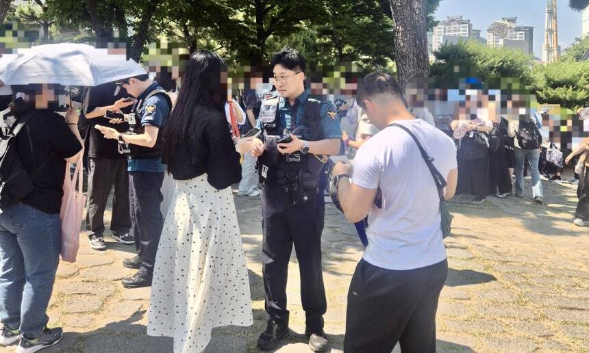 BTS 부산공연 암표거래 단속 현장. 부산경찰청 제공