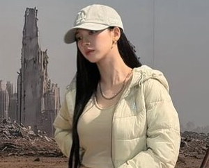 카리나, 패딩 패션으로 드러낸 핫한 몸매