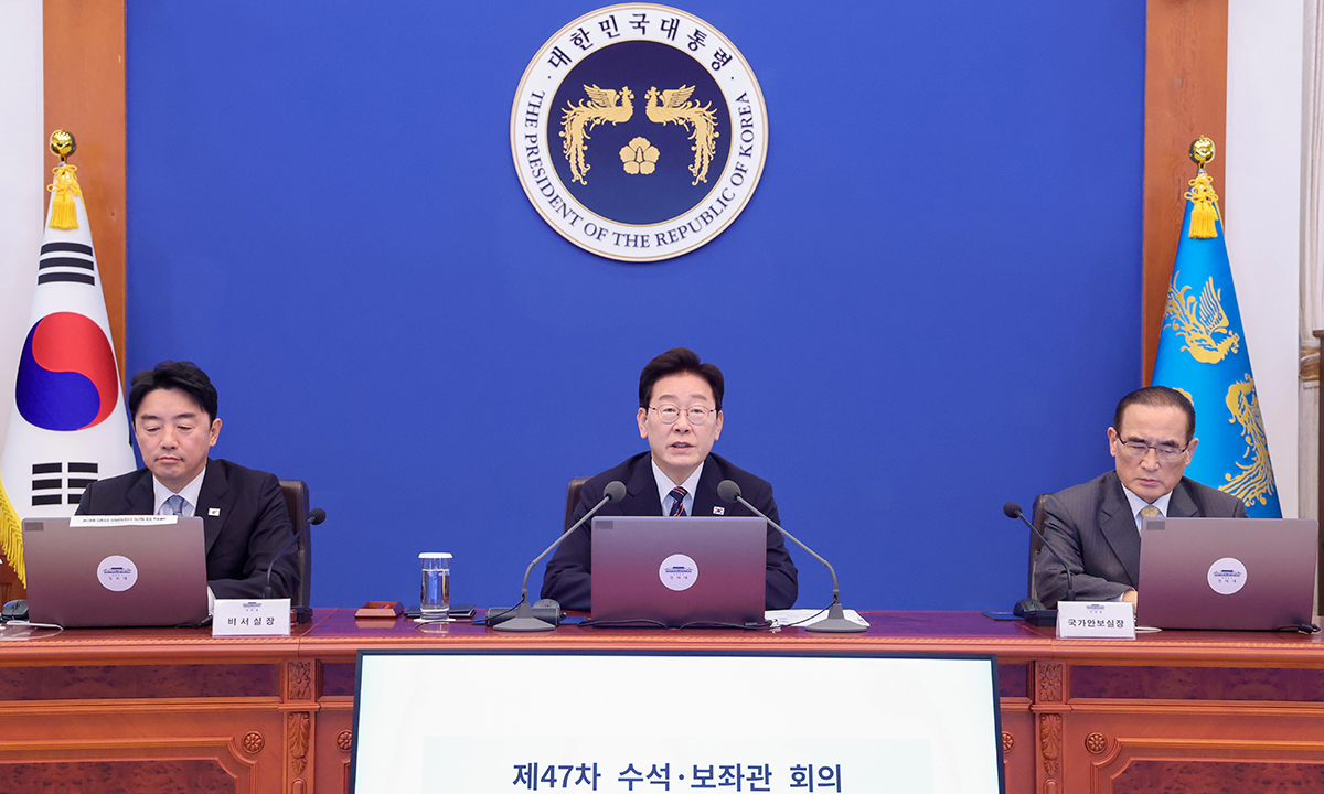 이재명 대통령이 21일 청와대에서 수석보좌관회의를 주재하고 있다. 청와대통신사진기자단