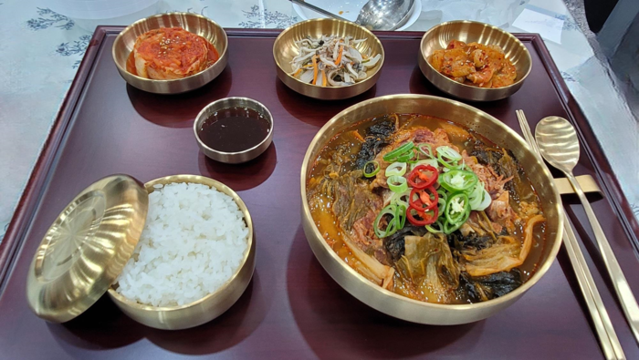 경부고속도로 죽전휴게소(서울방향)의 ‘용인 성산한돈 뼈해장국’. 지난해 ‘2025 휴게소 음식 페스타’에서 접수된 128개 음식을 제치고 대상을 받았다. 사진=한국도로공사 제공