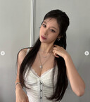 티아라 지연, 레이스톱으로 뽐낸 볼륨감…글래머 몸매