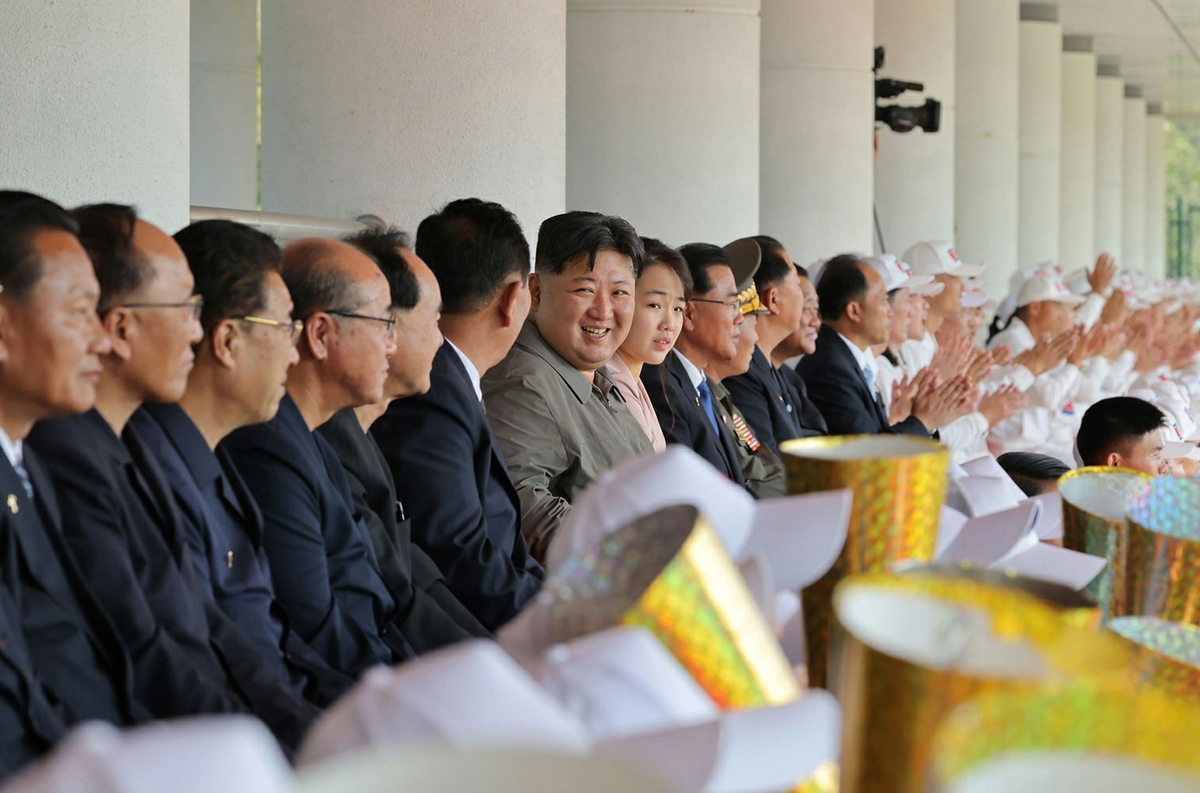 북한 노동당 기관지 노동신문은 김정은 노동당 총비서가 지난 22일 열린 미사일총국과 제2경제위원회의 축구경기를 관람했다고 보도했다. 노동뉴스˙뉴스1