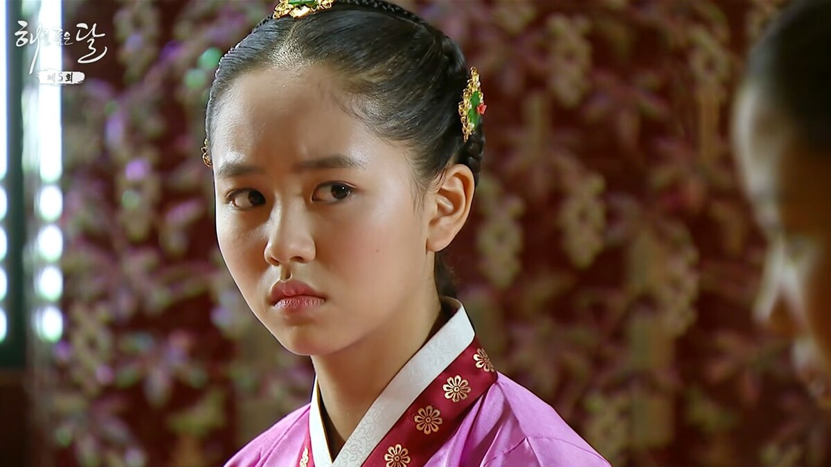 드라마 ‘해를 품은 달’(2012)에서 어린 윤보경 역을 분한 배우 김소현. 유튜브 채널 ‘옛드’ 캡처