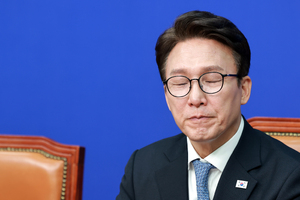 ‘신천지 색출’ 나섰다가 ‘유출자 색출’까지…어수선한 민주당
