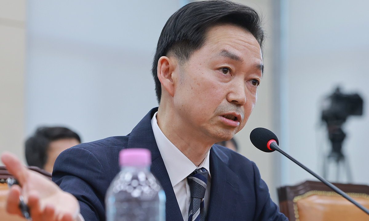 김지용 초대 중대범죄수사청장 후보자가 지난 14일 국회 행정안전위원회에서 열린 인사청문회에서 행안위원 질의에 답하고 있다. 연합뉴스