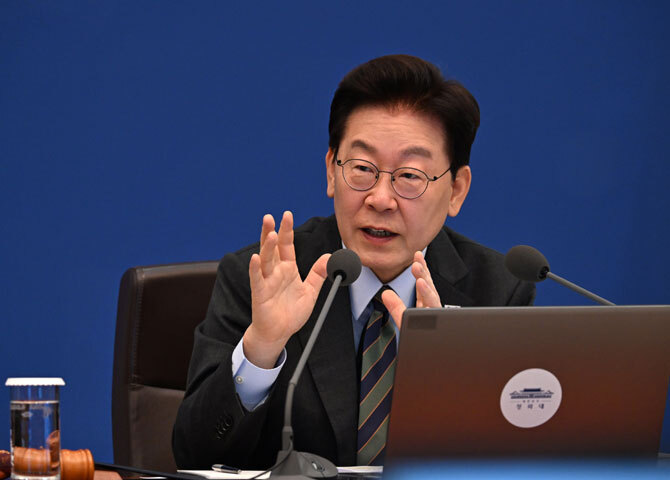 “제미나이에 물어보니 위헌적 억지”<br>李대통령, 중수청장 배석 불가론 반박