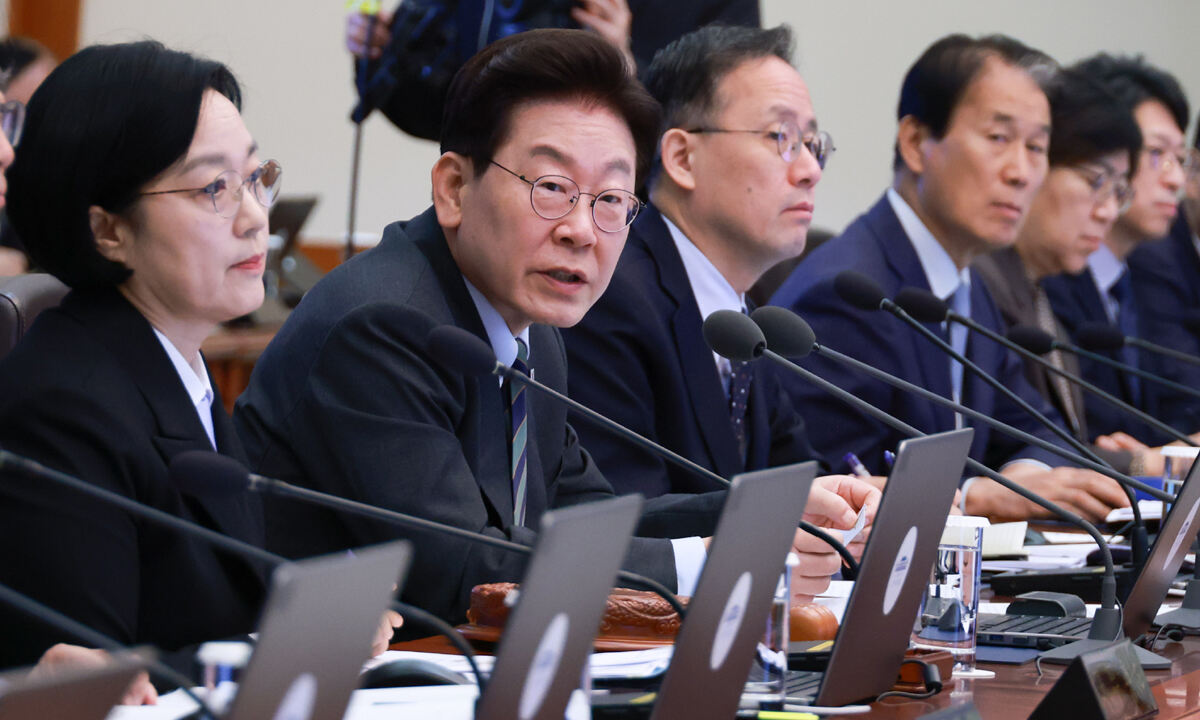 이재명 대통령이 지난 20일 청와대에서 열린 국무회의에서 발언하고 있다. 청와대통신사진기자단