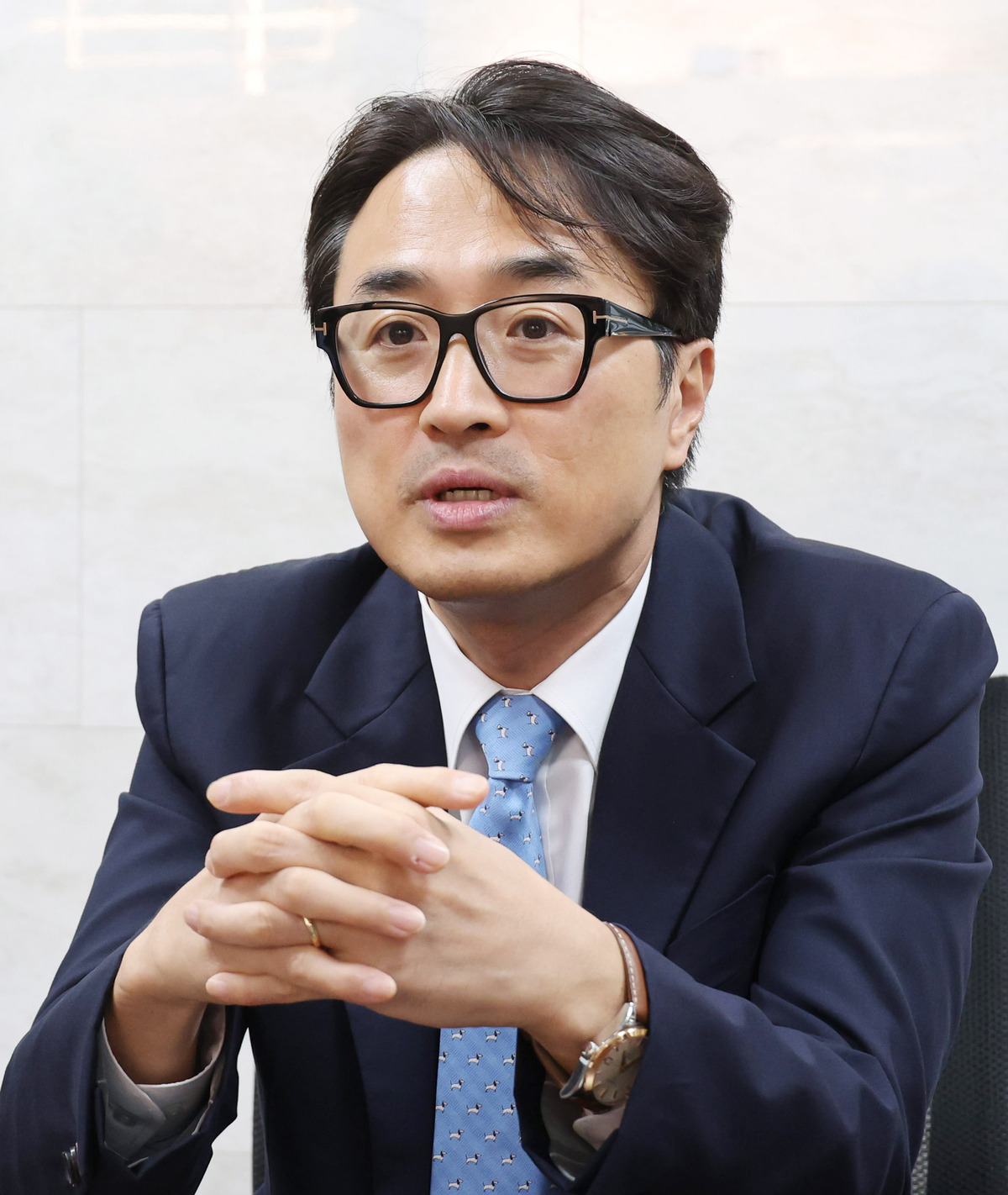 13일 서울 서초구 법무법인 혜명 사무실에서 대검찰청(공소청의 전신) 해외불법재산환수 합동조사단 팀장을 지낸 호승진&nbsp;변호사가 범죄수익 환수에&nbsp;관해&nbsp;설명하고 있다. 이제원 선임기자