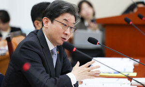 이억원 “산은 부산 이전 않는 것으로 알아”→“국회에서 결정” 해명