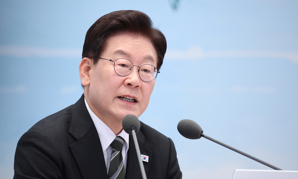 이재명 대통령이 26일 청와대에서 열린 농어민과의 대화 행사에서 발언을 하고 있다. 청와대통신사진기자단