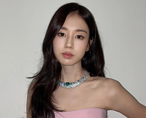 안은진, 우아한 미모