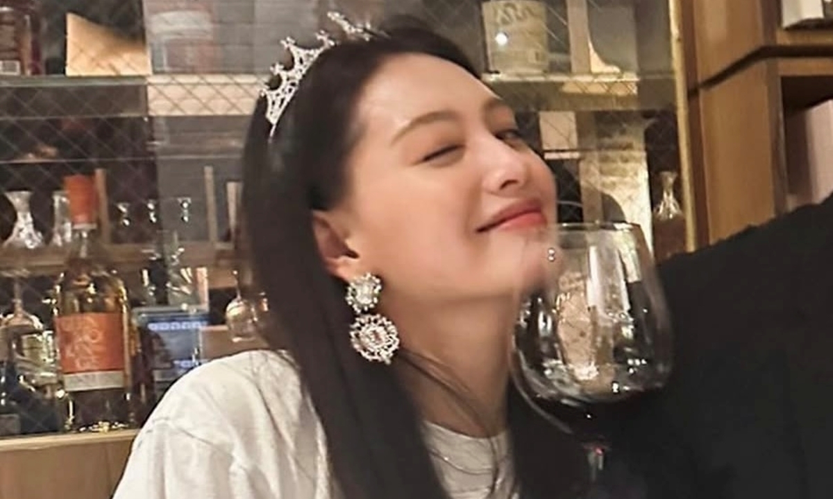 이미 결혼했다니…열애설 없이 조용한 가족식 올린 스타